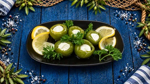PEYNİR DOLGULU YEŞİL BİBER