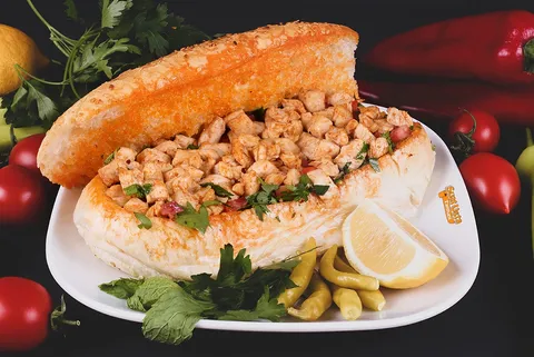 Özel Soslu Tavuk Tantuni Ekmek